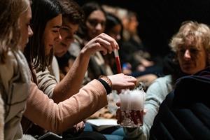 Pénétrer dans ce laboratoire aromatique c’est être le passager complic