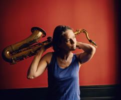 Saxophoniste incontournable, Sophie Alour s’entoure d’un casting cinq 