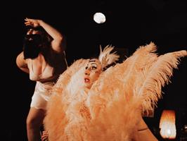 Sexy, fun et féministe, le spectacle burlesque Lèvres Ouvertes est une