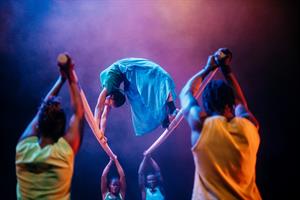 Après le triomphe international de Yé !, retrouvez la troupe du cirque