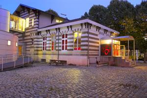 Le Hall de la chanson, unique « centre national du patrimoine de la ch